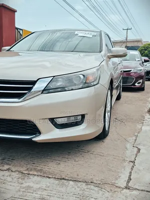 Honda Accord Touring 4dr Sedan FWD (3.5L 6cyl 6A) 2013