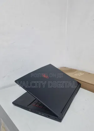 Laptop MSI GF65 Thin 10UE 16GB Intel Core i7 SSD 512GB