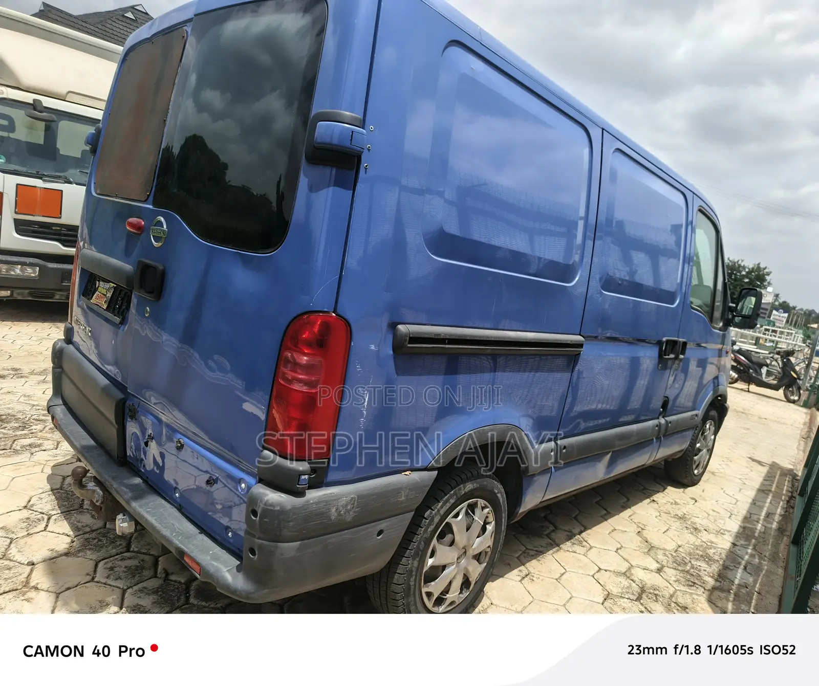Nissan Caravan (Urvan) 1994 Blue
