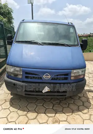 Nissan Caravan (Urvan) 1994 Blue