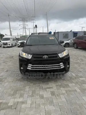 Toyota Highlander SE 4x2 V6 (3.5L 6cyl 8A) 2018 Black