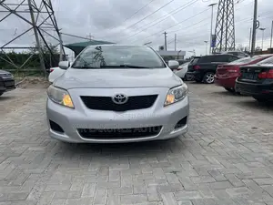 Toyota Corolla 2010 Silver