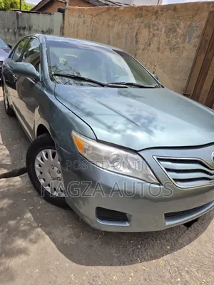 Toyota Camry LE V6 4dr Sedan (3.5L 6cyl 6AM) 2010