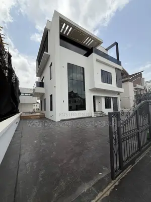 5bdrm Duplex in Pinnock Beach Estate, Ologolo for sale