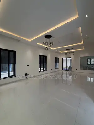 5bdrm Duplex in Pinnock Beach Estate, Ologolo for sale