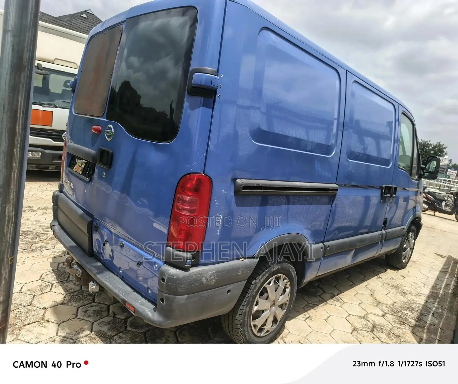 Nissan Caravan (Urvan) 1994 Blue