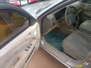 Toyota Corolla 2000 Gold