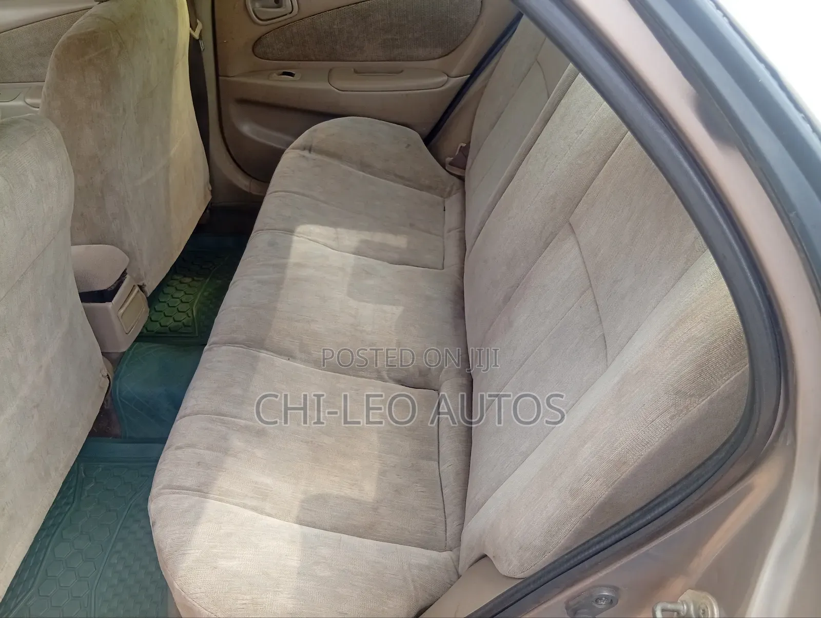 Toyota Corolla 2000 Gold