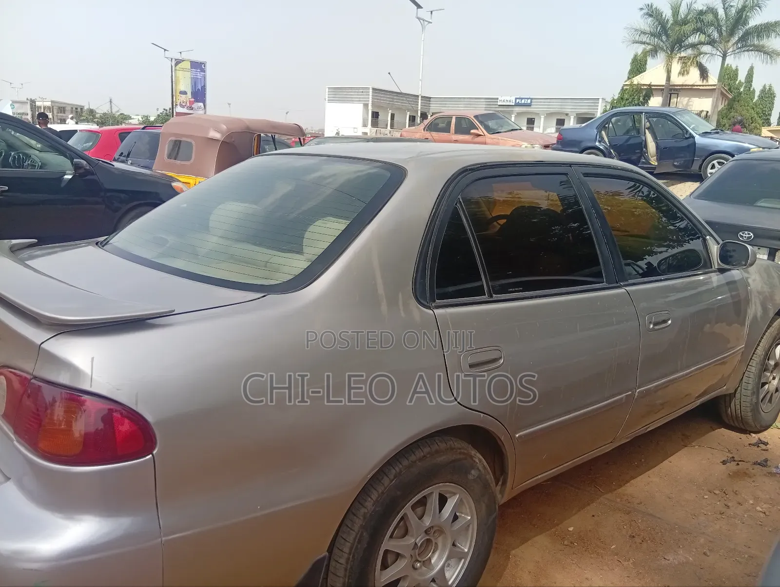 Toyota Corolla 2000 Gold