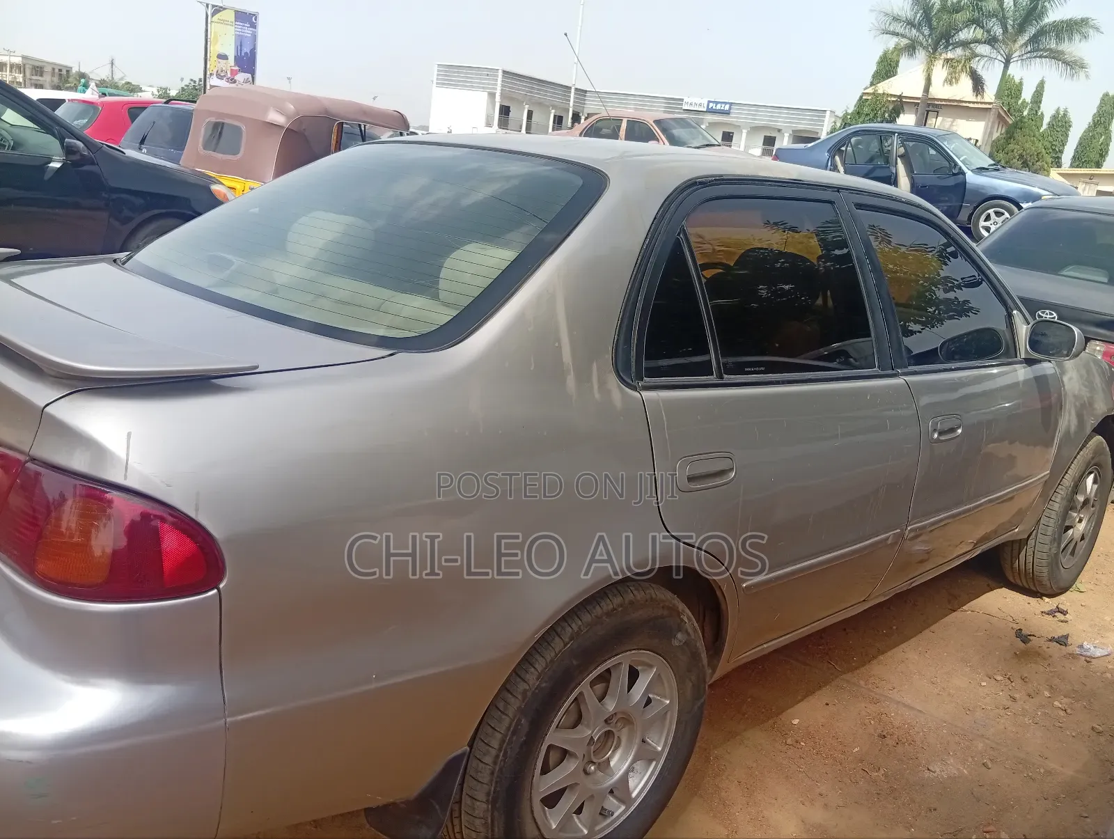 Toyota Corolla 2000 Gold