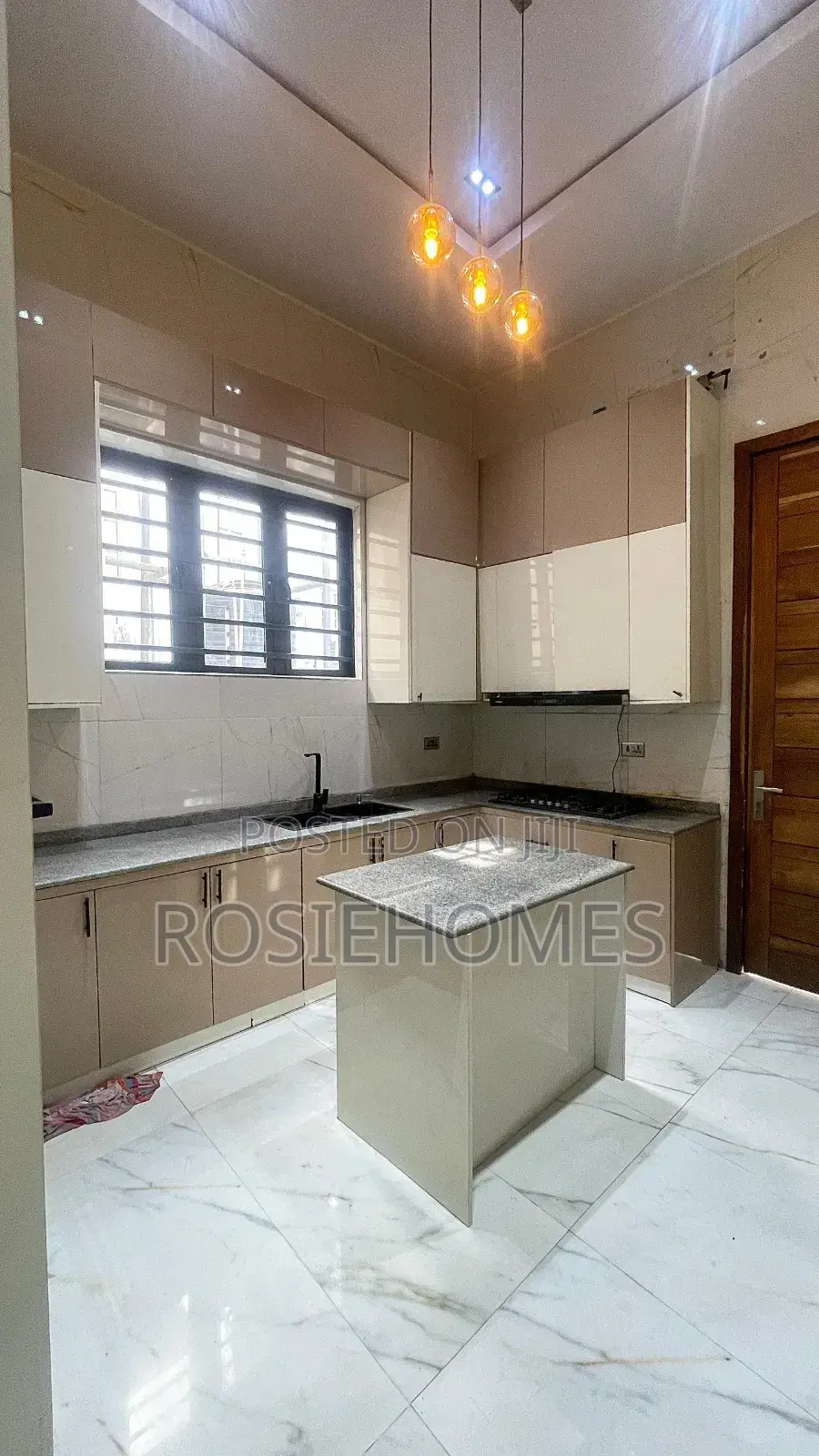 4bdrm Duplex in Light Estate, Agungi for rent
