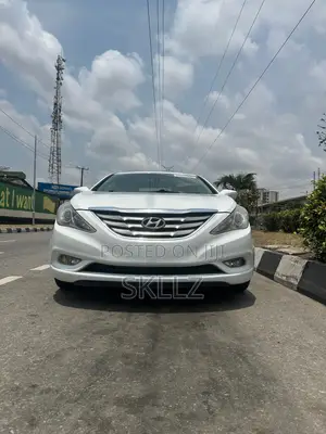 Hyundai Sonata Limited 2.0T Sedan (2.0L 4cyl 6A) 2012 White
