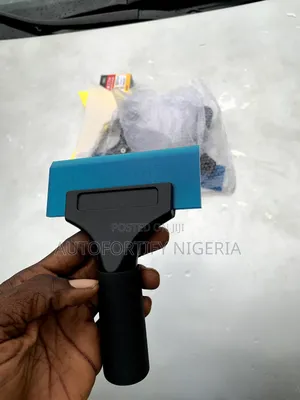 Bluemax Squeegee for Tinting