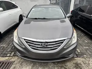 Hyundai Sonata GLS Sedan FWD (2.4L 4cyl 5A) 2010 Gray