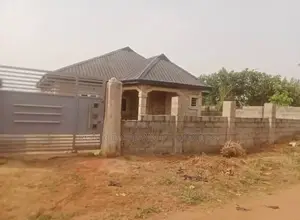 3bdrm Bungalow in Adamo for sale
