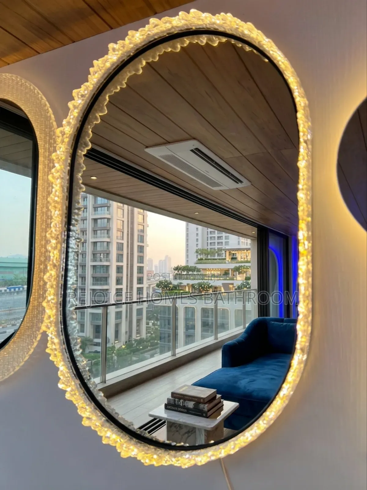 Luxury Led Crystal-Edged Round Mirror