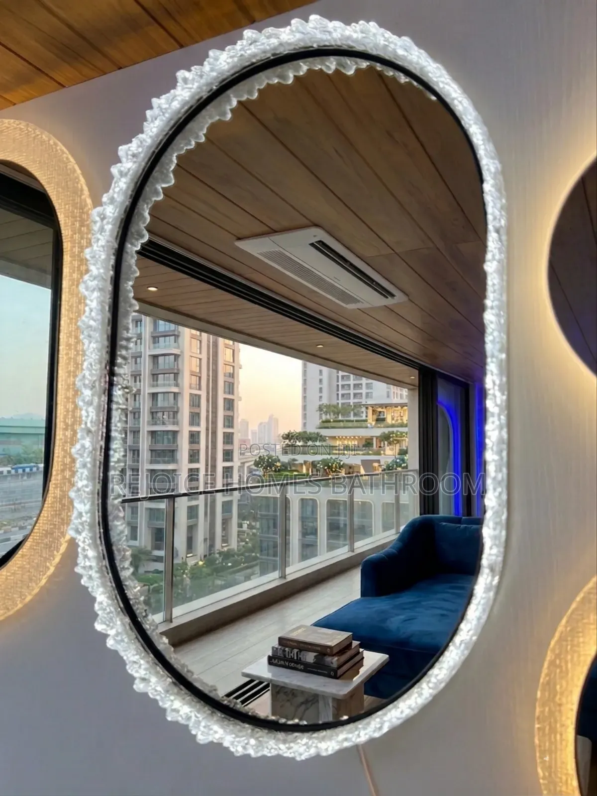 Luxury Led Crystal-Edged Round Mirror