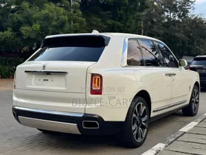 Rolls-Royce Cullinan Base 2021 White