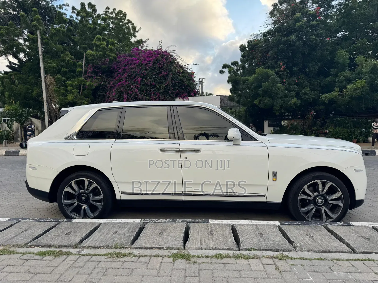 Rolls-Royce Cullinan Base 2021 White