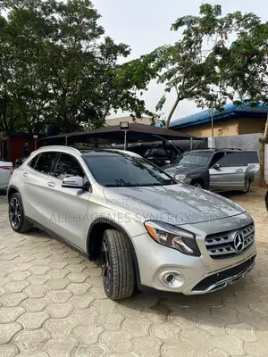 Mercedes-Benz GLA 250 2017 Silver