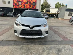 Toyota Corolla LE 4dr Sedan (1.8L 4cyl CVT) 2015 Silver