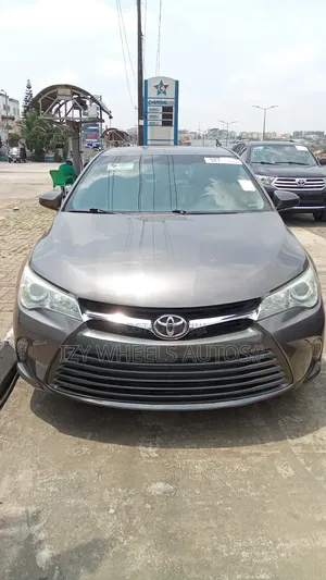 Toyota Camry XLE 4dr Sedan (2.5L 4cyl 6A) 2015 Gray
