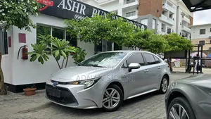 Toyota Corolla SE (1.8L 4cyl 2A) 2019 Silver