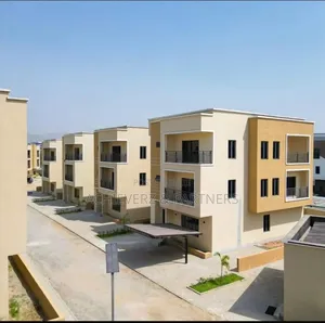 5bdrm Duplex in Jahi for sale
