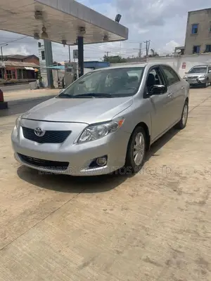 Toyota Corolla LE 4dr Sedan (1.8L 4cyl 4A) 2010 Silver