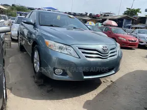 Toyota Camry XLE 4dr Sedan (2.5L 4cyl 6AM) 2010 Green