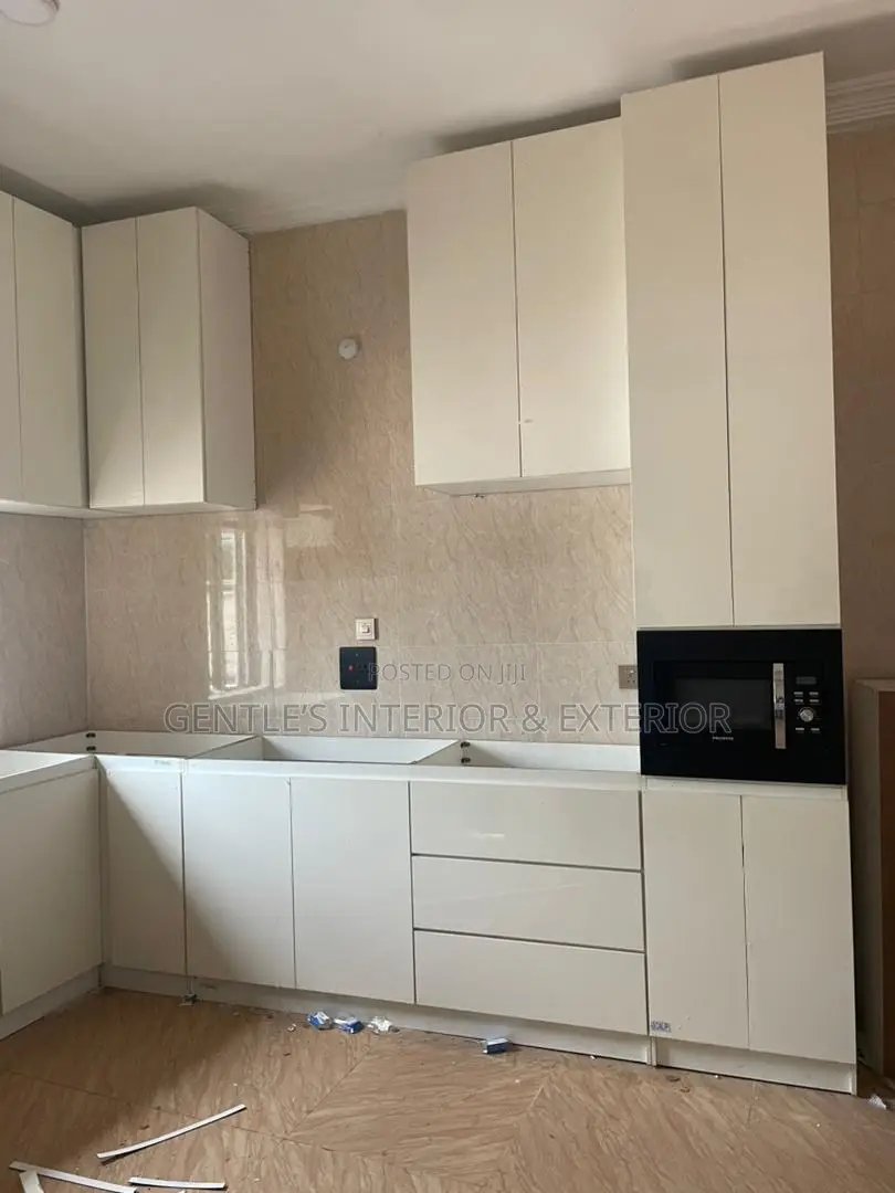 Kitchen Cabinet