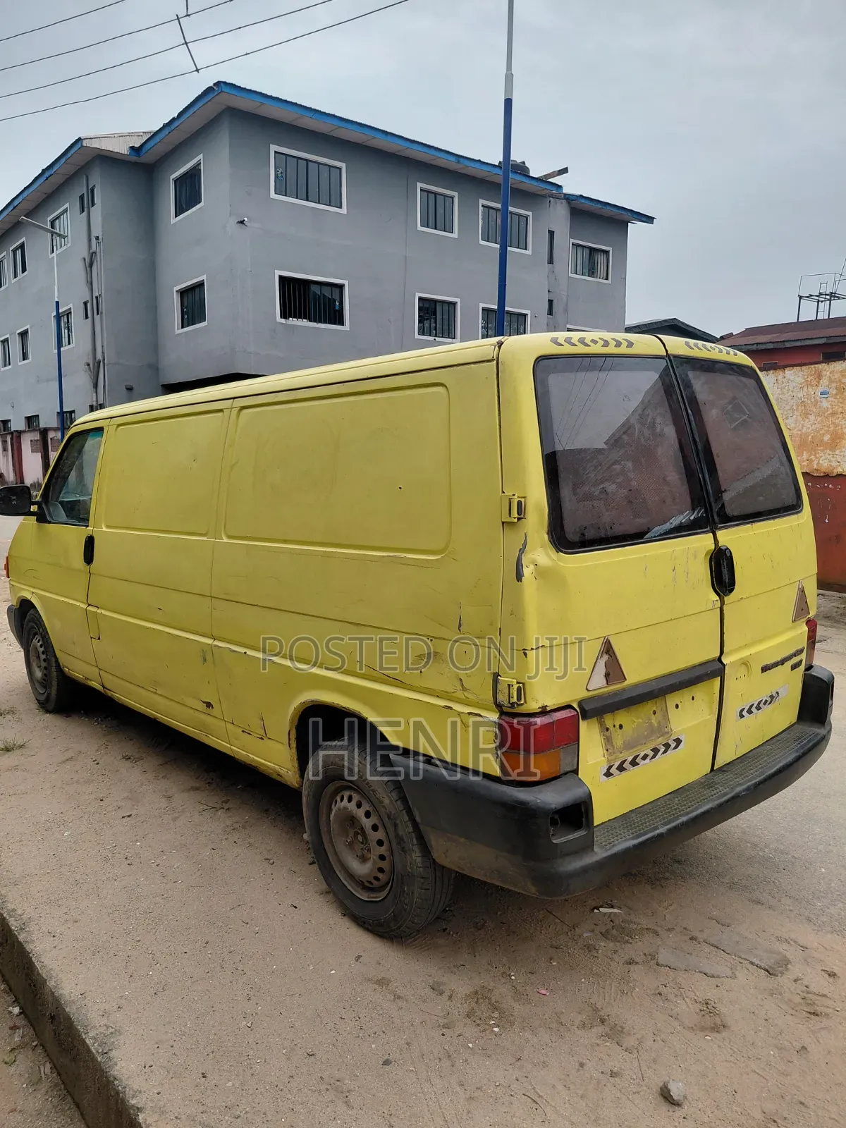 Volkswagen Transporter 2003 Yellow