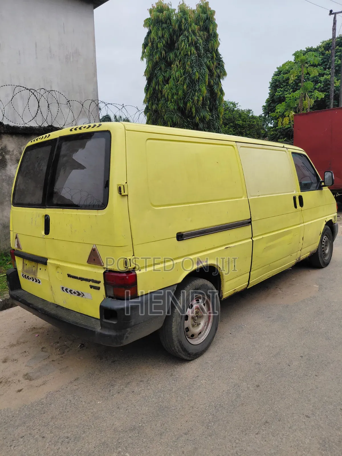 Volkswagen Transporter 2003 Yellow