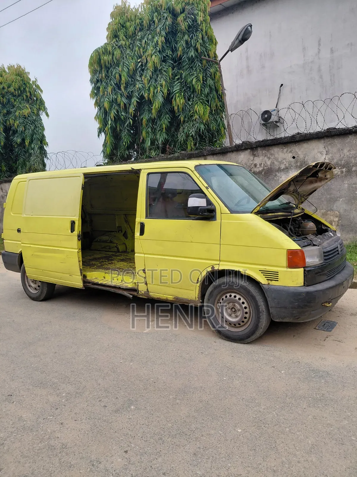 Volkswagen Transporter 2003 Yellow