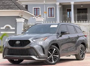 Toyota Highlander 2021 Gray