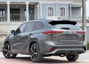Toyota Highlander 2021 Gray