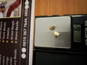 18karat Pure Gold Round Studs