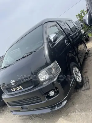 Toyota HiAce 2012 Green