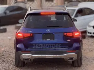 Mercedes-Benz GLB-Class 2021 Blue
