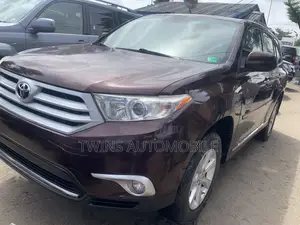 Toyota Highlander Limited 3.5l 4WD 2013 Burgundy