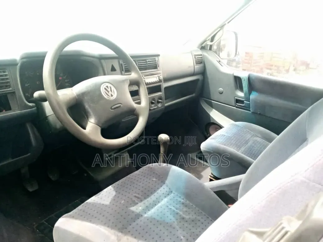 Volkswagen Transporter 2004 Grey