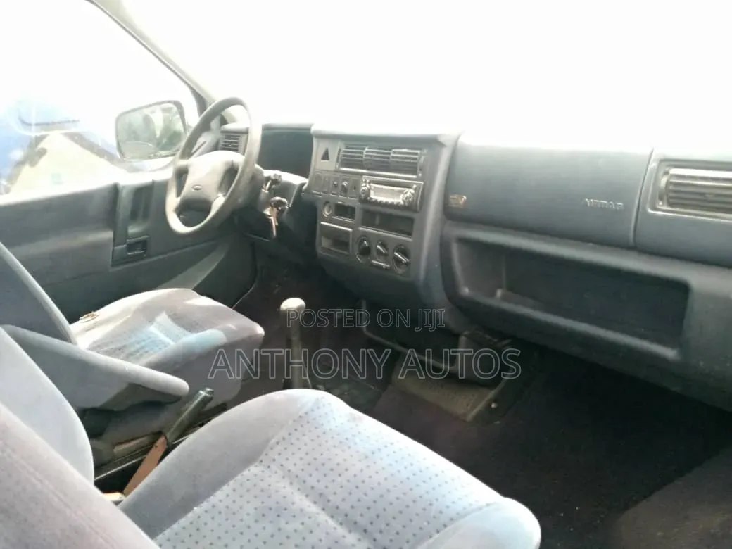 Volkswagen Transporter 2004 Grey