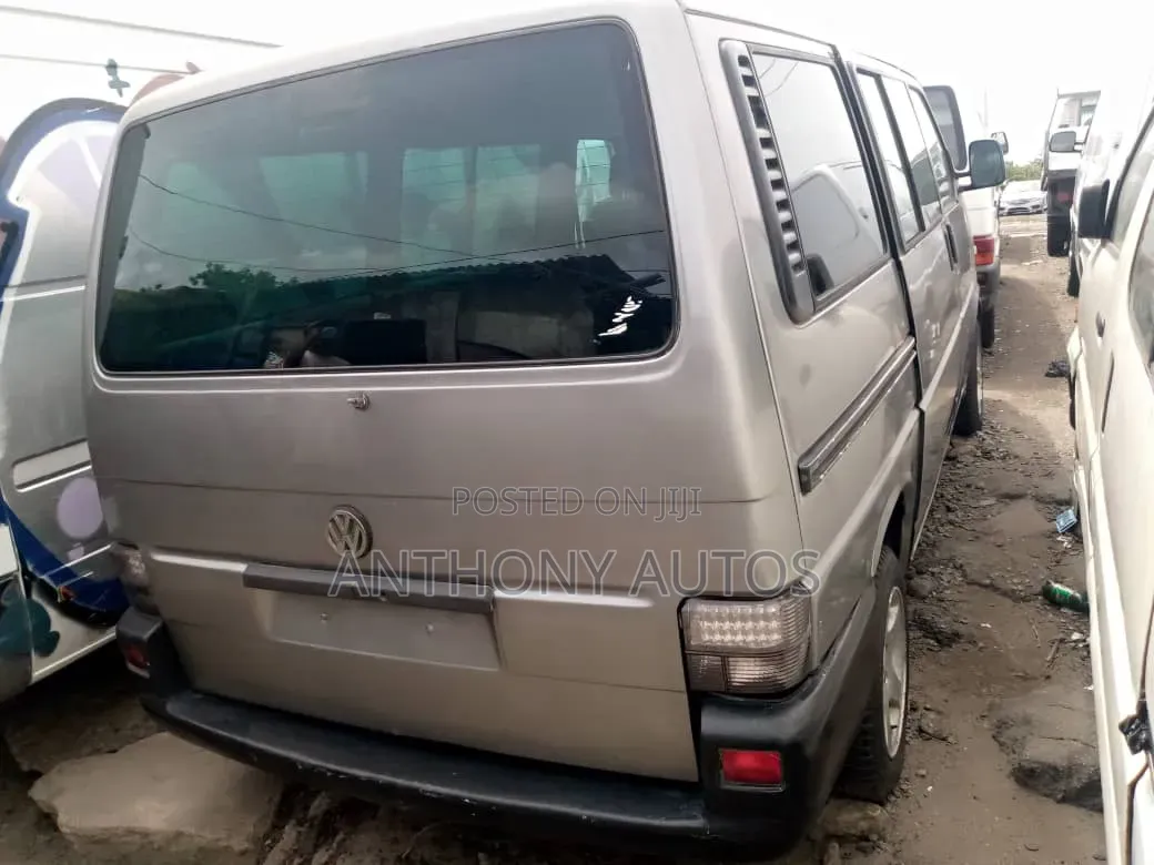 Volkswagen Transporter 2004 Grey