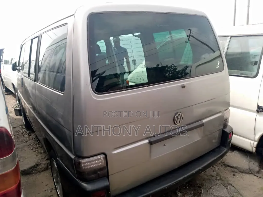 Volkswagen Transporter 2004 Grey