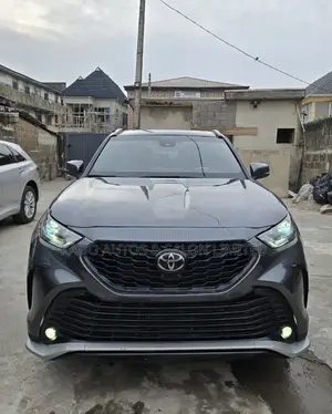 Toyota Highlander XSE AWD 2023 Gray