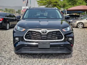 Toyota Highlander XLE 2022 Black