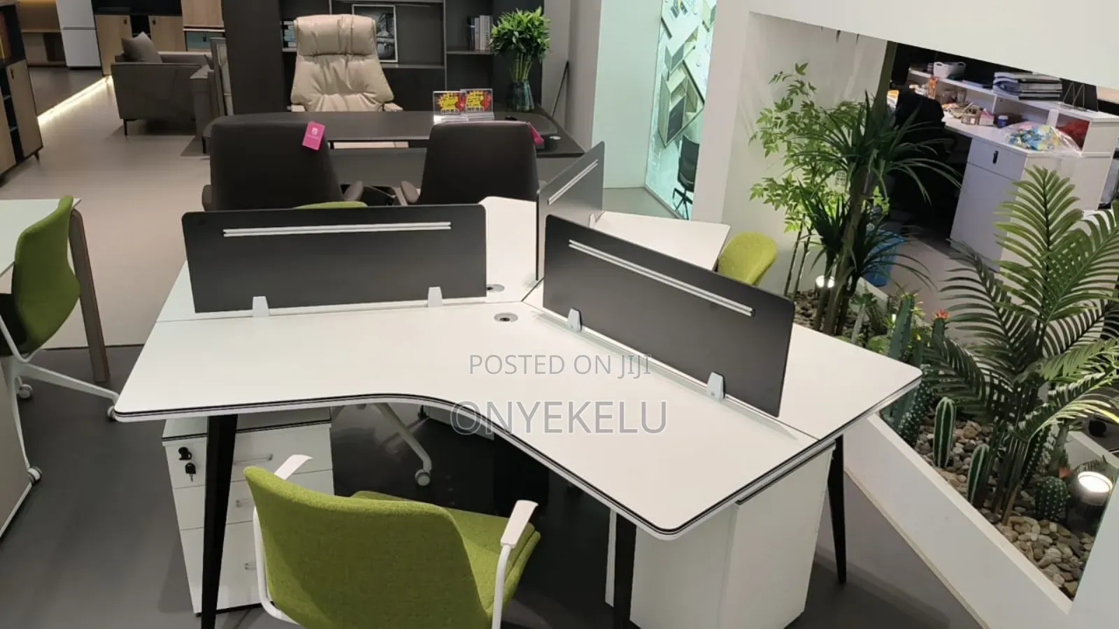 Round Workstation