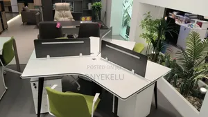 Round Workstation