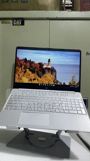 Laptop HP 15-dy1031wm 8GB Intel Core i5 SSD 256GB
