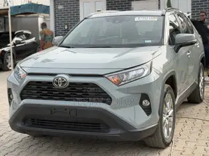 Toyota RAV4 2021 Gray